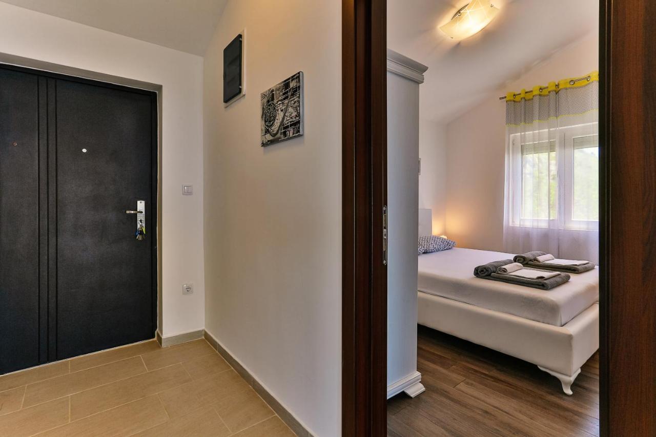 Apartmani Visum Sveti Stefan Ngoại thất bức ảnh