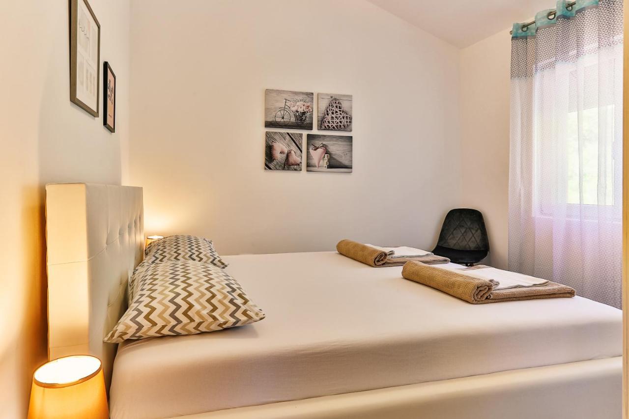 Apartmani Visum Sveti Stefan Ngoại thất bức ảnh